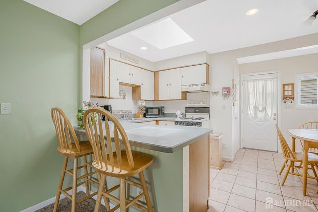 2 Orchid Place, Middlesex, NJ 08846