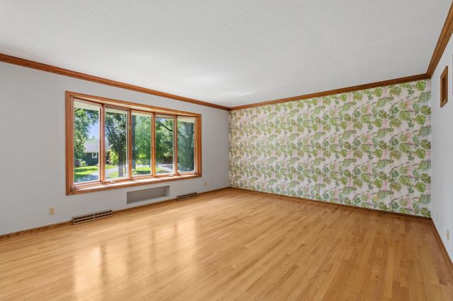 5010 Diane Drive, Minnetonka, MN 55343