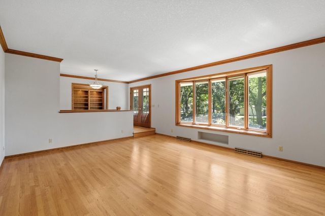 5010 Diane Drive, Minnetonka, MN 55343