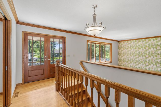 5010 Diane Drive, Minnetonka, MN 55343