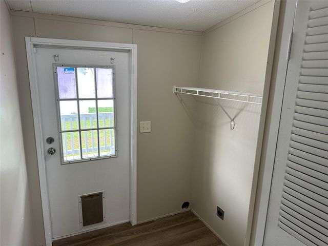 2021 N Battlebell Road, Highlands, TX 77562