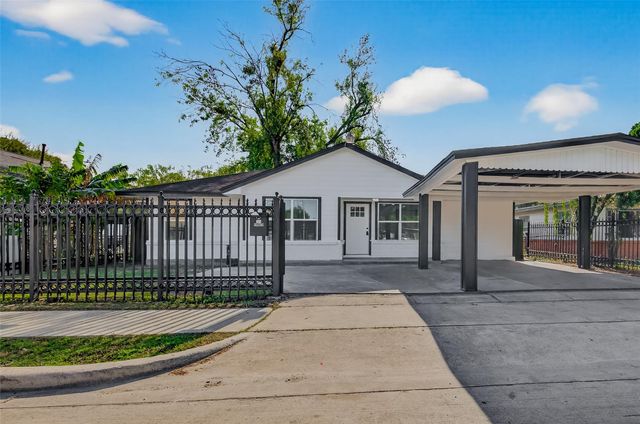 264 Parker Road, Houston, TX 77076