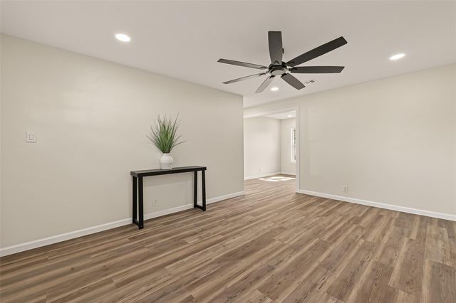 264 Parker Road, Houston, TX 77076