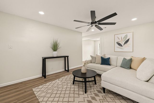 264 Parker Road, Houston, TX 77076