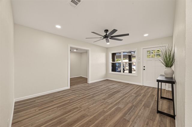 264 Parker Road, Houston, TX 77076