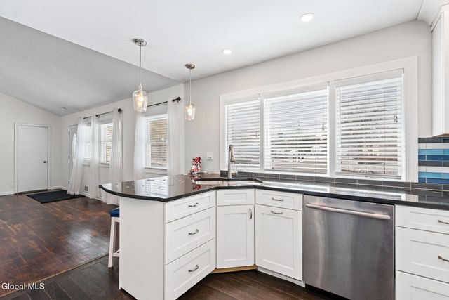 57 Bridle Path, Colonie, NY 12205