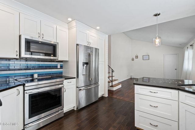 57 Bridle Path, Colonie, NY 12205