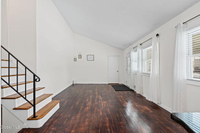 57 Bridle Path, Colonie, NY 12205