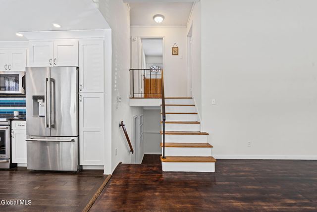 57 Bridle Path, Colonie, NY 12205