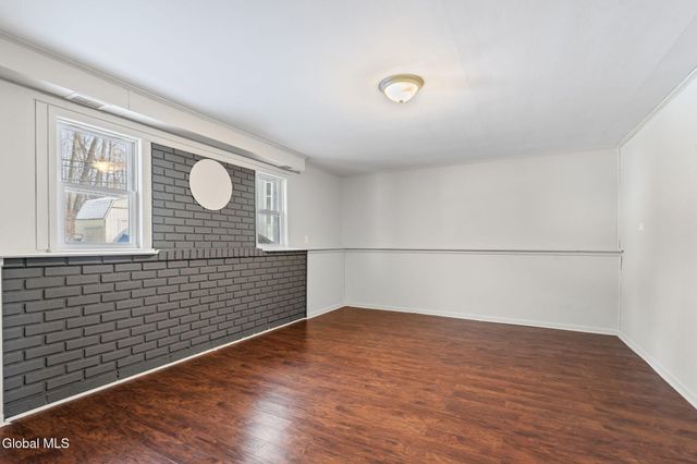 57 Bridle Path, Colonie, NY 12205