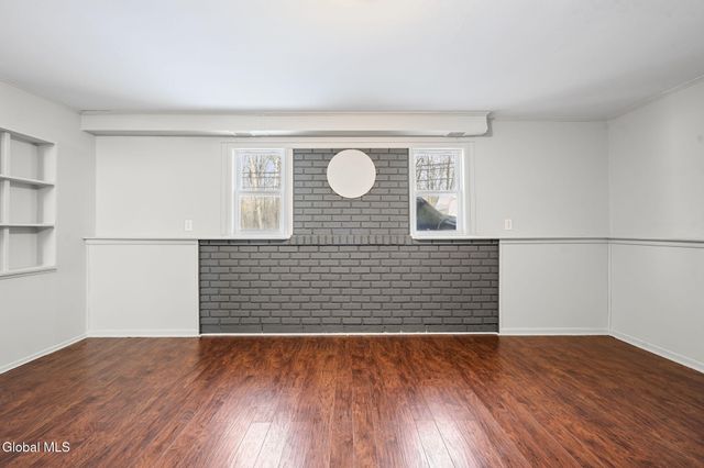 57 Bridle Path, Colonie, NY 12205