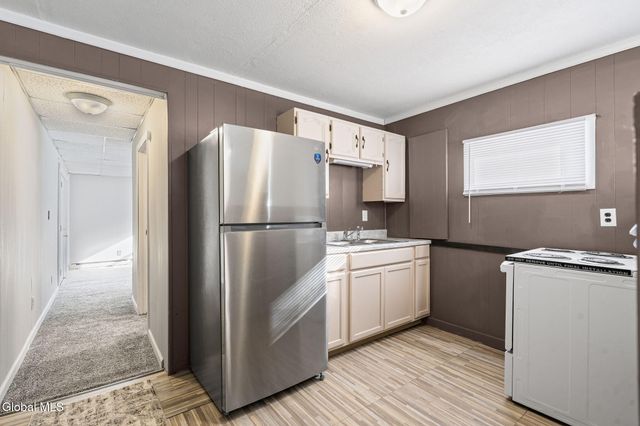 57 Bridle Path, Colonie, NY 12205