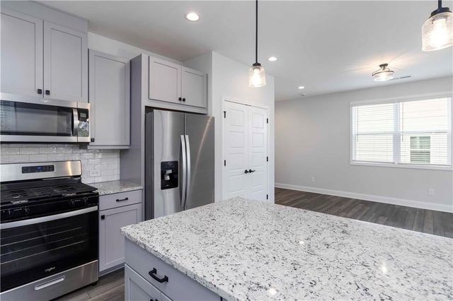 2000 Harvest Pond Circle 2056 - FARMSTEAD, Suwanee, GA 30024