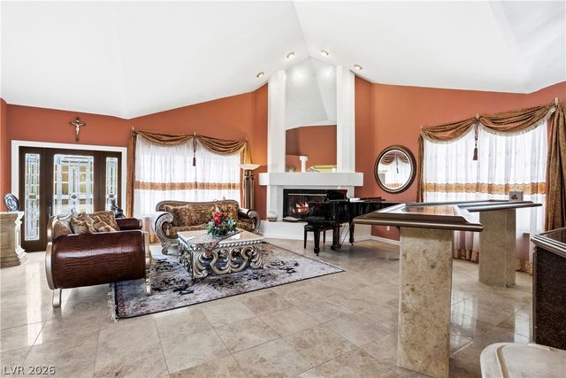 26 Princeville Lane, Las Vegas, NV 89113
