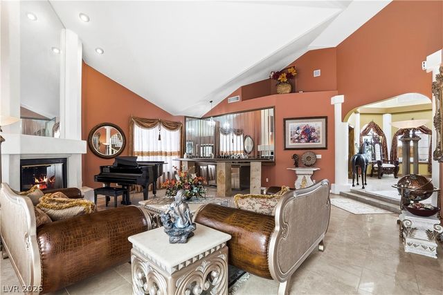 26 Princeville Lane, Las Vegas, NV 89113