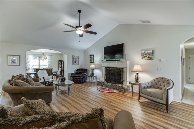 810 Brandon Drive, Winder, GA 30680