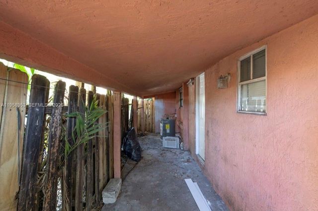 914 NW 80th St 1, Miami, FL 33150