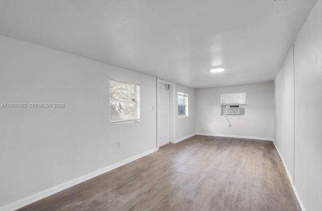 914 NW 80th St 1, Miami, FL 33150