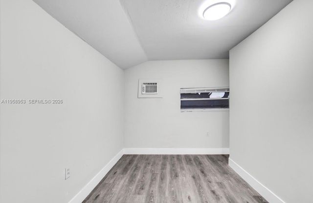 914 NW 80th St 1, Miami, FL 33150