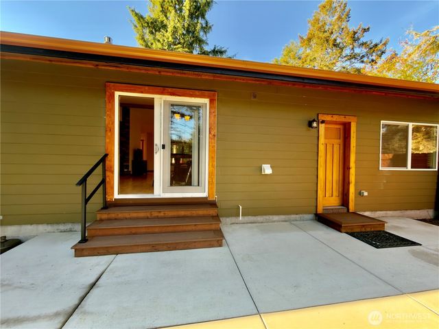 471 Kloshe Court SE, Ocean Shores, WA 98569