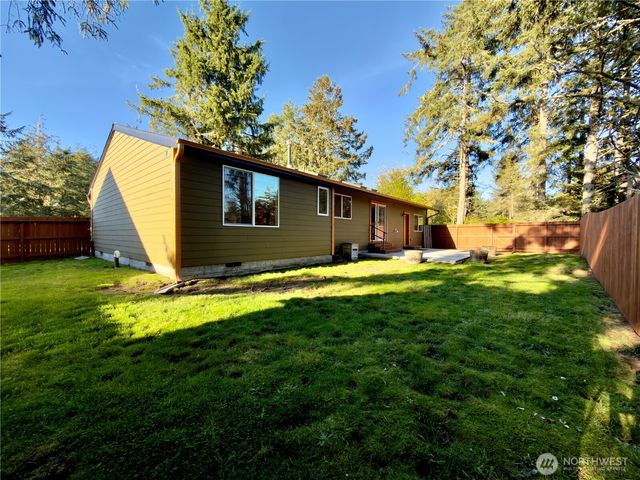 471 Kloshe Court SE, Ocean Shores, WA 98569