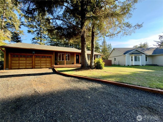 471 Kloshe Court SE, Ocean Shores, WA 98569