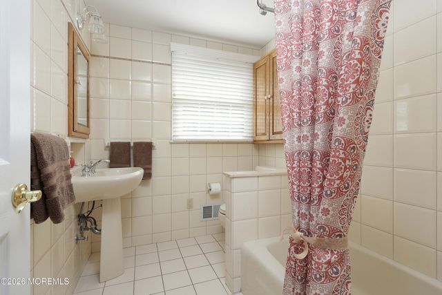 124 Princess Anne Drive, Freehold, NJ 07728