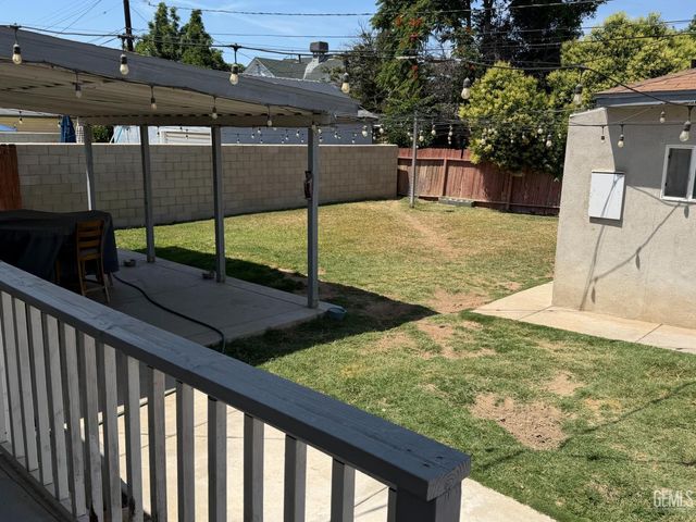 2616 Cherry Street, Bakersfield, CA 93304