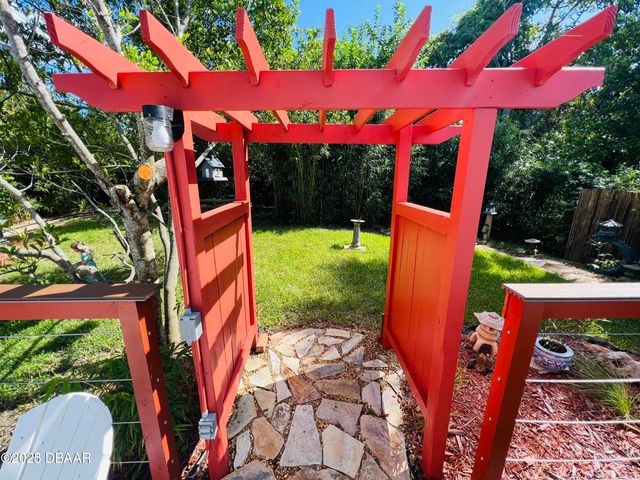 330 Bostwick Avenue, Daytona Beach, FL 32118
