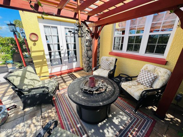 330 Bostwick Avenue, Daytona Beach, FL 32118