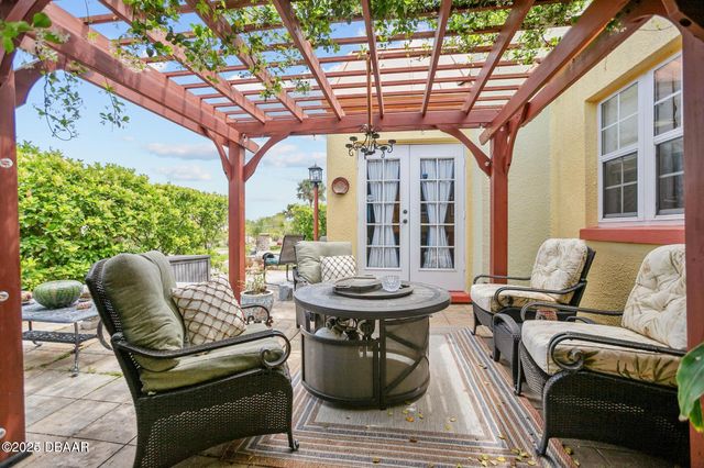 330 Bostwick Avenue, Daytona Beach, FL 32118