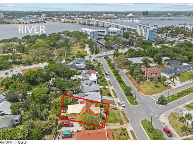 330 Bostwick Avenue, Daytona Beach, FL 32118