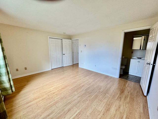 775 West Main St 5, Barnstable, MA 02601