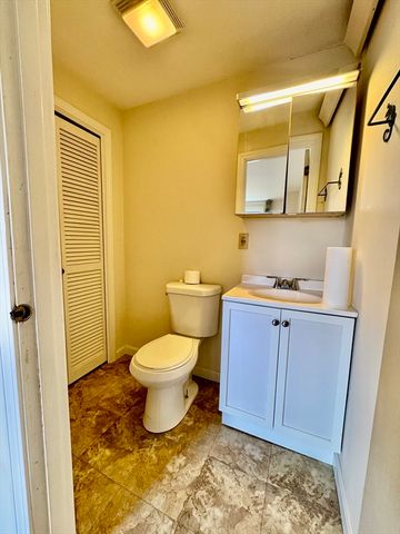 775 West Main St 5, Barnstable, MA 02601