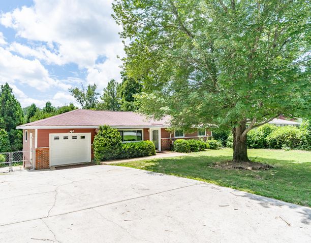 3914 Forest Highland Drive, Chattanooga, TN 37415