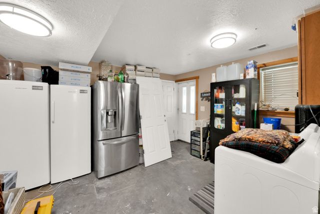 1440 W 1500 S, Woods Cross, UT 84087