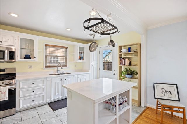 7559 Erath Street, Houston, TX 77023