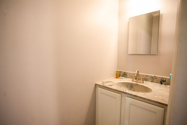 517 Stage Road, Richmond, VT 05477