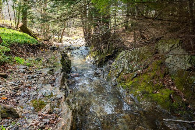 517 Stage Road, Richmond, VT 05477