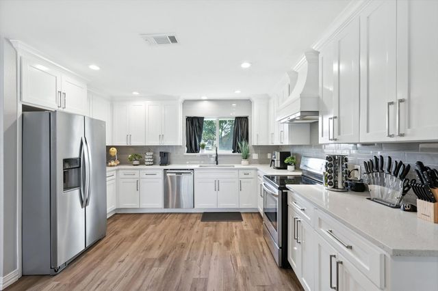 2013 W Shore Drive, Garland, TX 75043