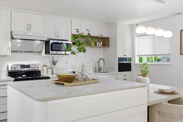 843 Hibiscus Lane, San Jose, CA 95117