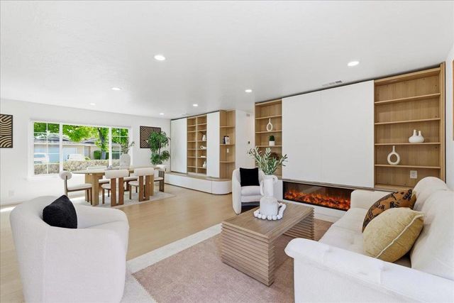 843 Hibiscus Lane, San Jose, CA 95117