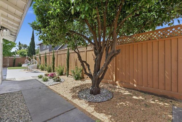 843 Hibiscus Lane, San Jose, CA 95117