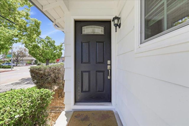 843 Hibiscus Lane, San Jose, CA 95117