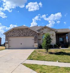 9752 New Bern Drive, Fort Worth, TX 76108