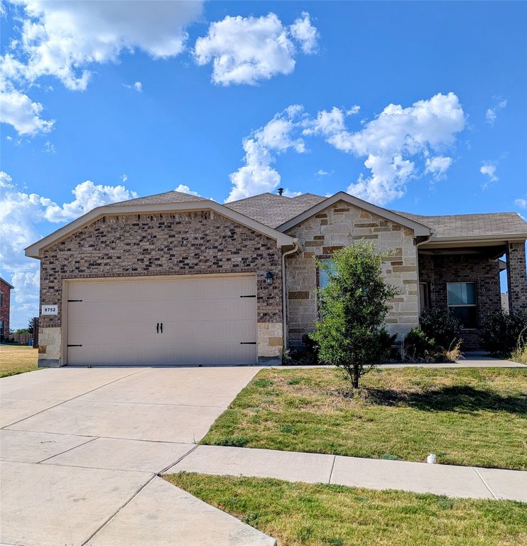 9752 New Bern Drive, Fort Worth, TX 76108