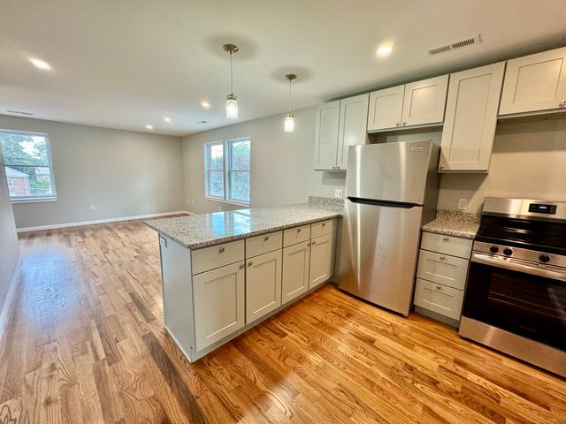 109 Churchill Street 3rd Fl, Fairfield, CT 06824