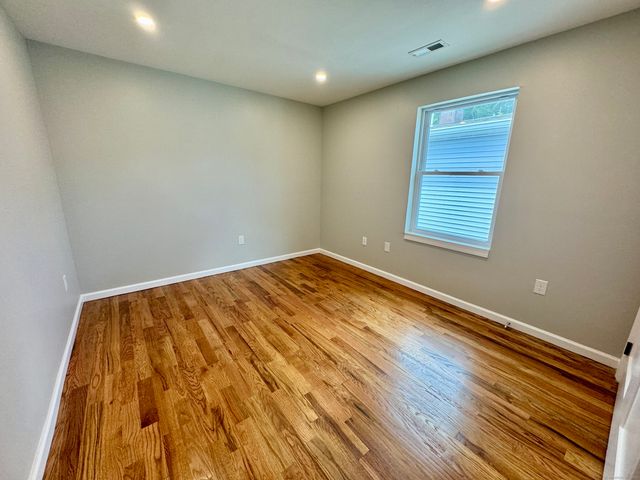 109 Churchill Street 3rd Fl, Fairfield, CT 06824