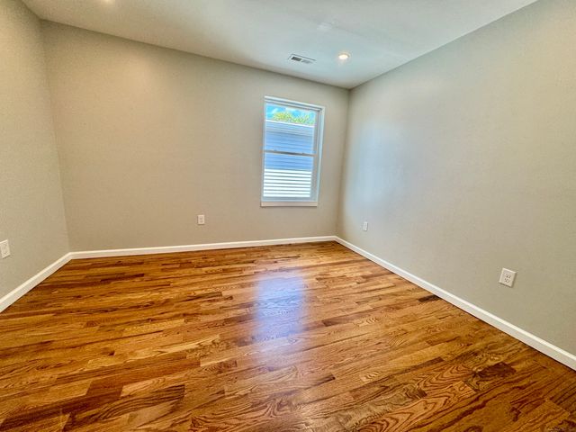 109 Churchill Street 3rd Fl, Fairfield, CT 06824