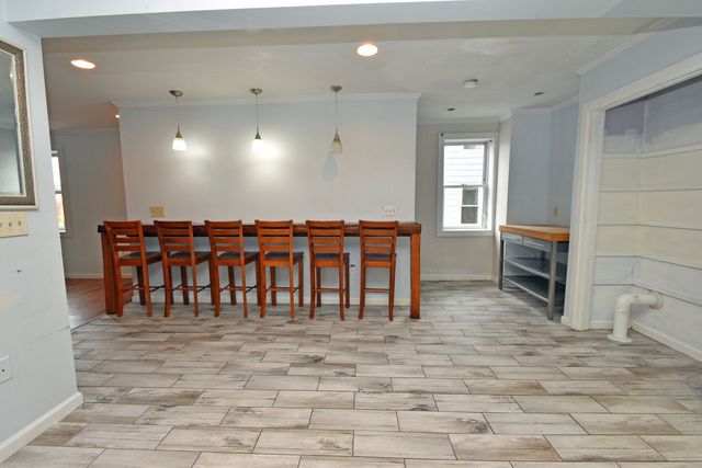 385 Broad Street, New London, CT 06320